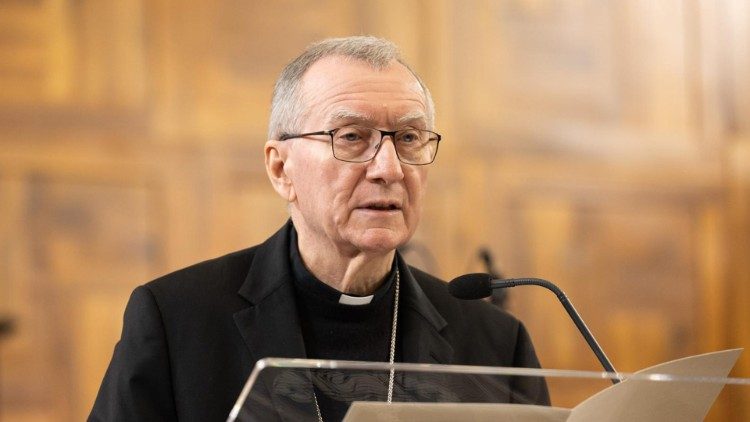 Parolin pede ação urgente para proteger as crianças de possíveis danos da IA 1