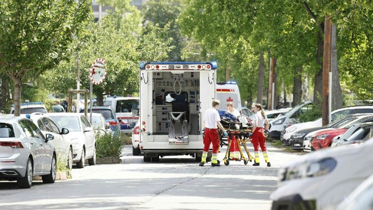 Áustria, consternação com o ataque à escola em Graz. Os bispos: orações e proximidade 1