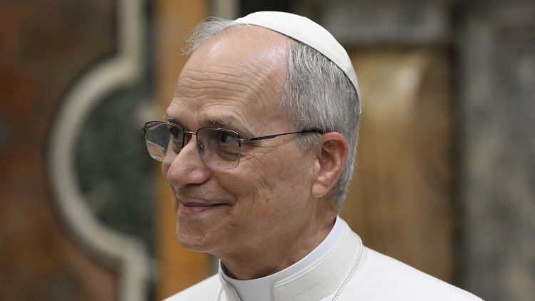 O Papa: universidades católicas, "itinerários da mente em direção a Deus" 1