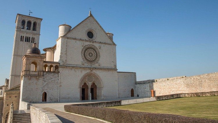 Cardeal Artime é o novo legado pontifício para as Basílicas papais de Assis 2