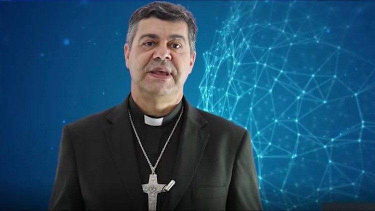 Dom Oriolo: Tecnologia e formação do pensamento crítico 6