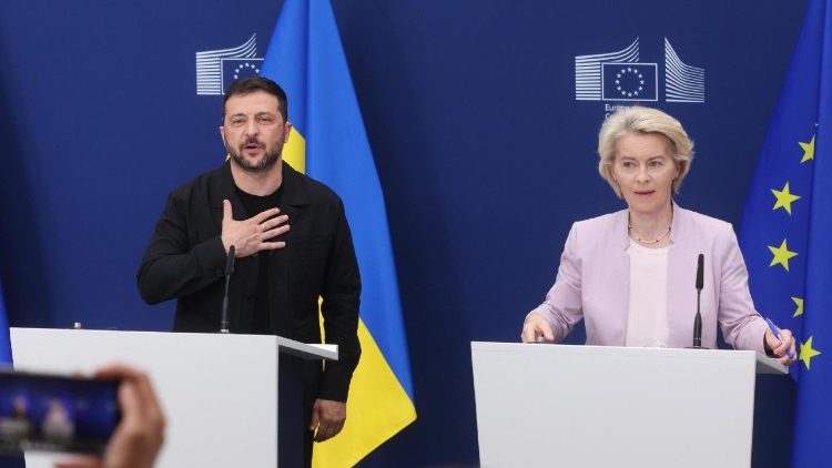 Ucrânia, na cúpula Trump-Zelensky também presentes líderes europeus e a OTAN 5