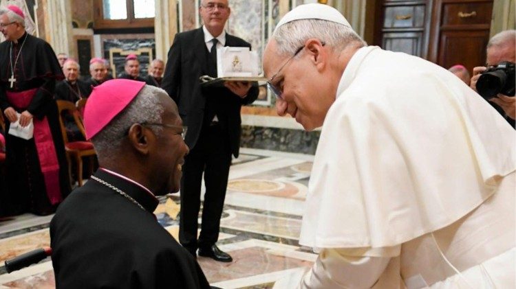 Morre dom Rugambwa que foi núncio na Nova Zelândia 1
