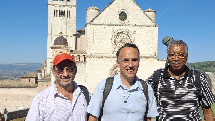 Lusofonias. Assis de Francisco, Clara e Carlo Acutis 1