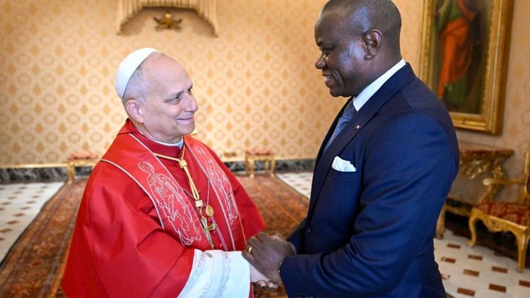 Leão XIV recebe o Presidente da República Gabão 1