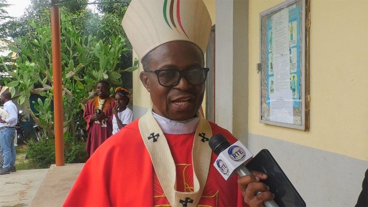 Dom Inácio Saúre apela à solidariedade para deslocados de Memba em situação crítica 1