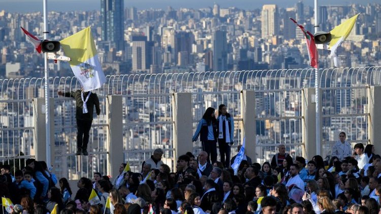 Líbano, pe. Marun: o Papa nos deu coragem, a paz é um compromisso de cada um de nós 1