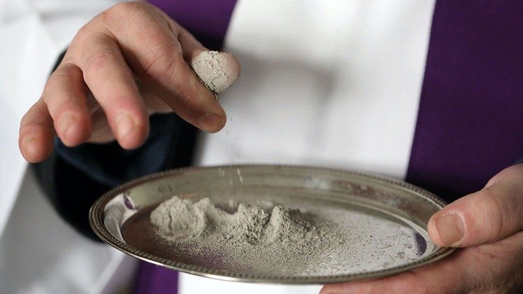 Papa: Quaresma, conversão do coração e jejum das palavras 1