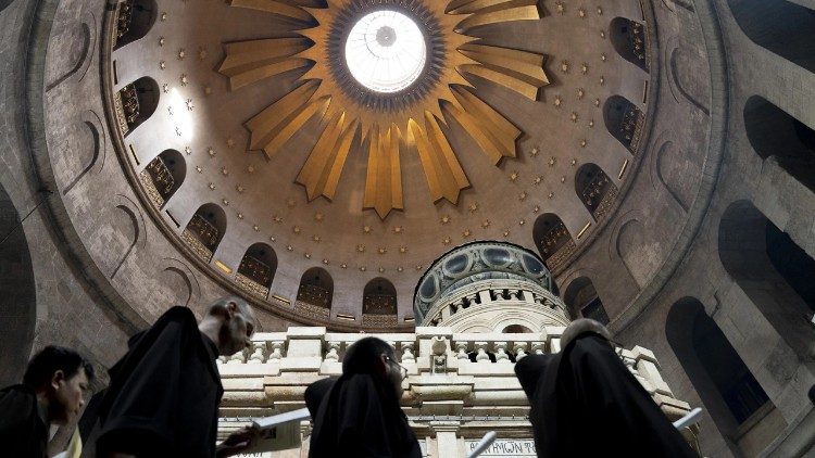Ao embaixador de Israel, Parolin lamenta incidente no Santo Sepulcro 1