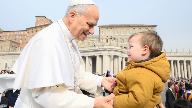 Papa: a Igreja é humana e divina, sinal visível da ação de Cristo na história 1