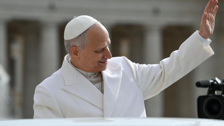 O Papa: a Lumen Gentium explica positivamente a natureza e a missão dos leigos 1